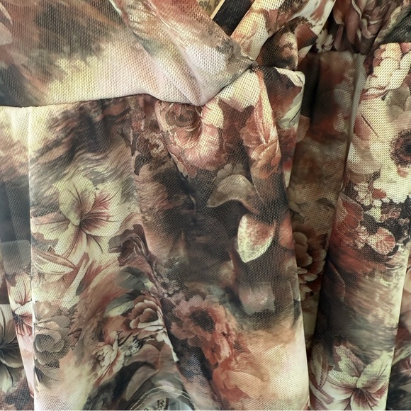 NWT Floral Handkerchief Hem Camisole Tank Top - Blush Taupe Juniors XS - Picture 3 of 7